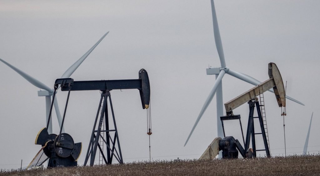 Report warns global renewable energy capacity growth lags