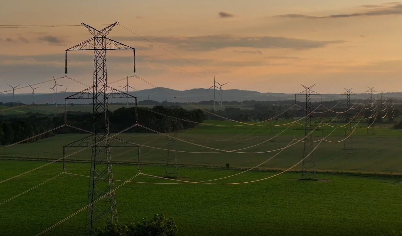 Polish Energy Networks Complete 400 kV Line in Lower Silesia